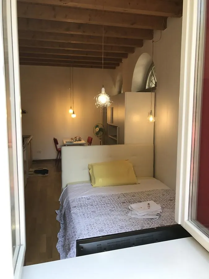 Myroom Citta Alta 1 베르가모 B&B